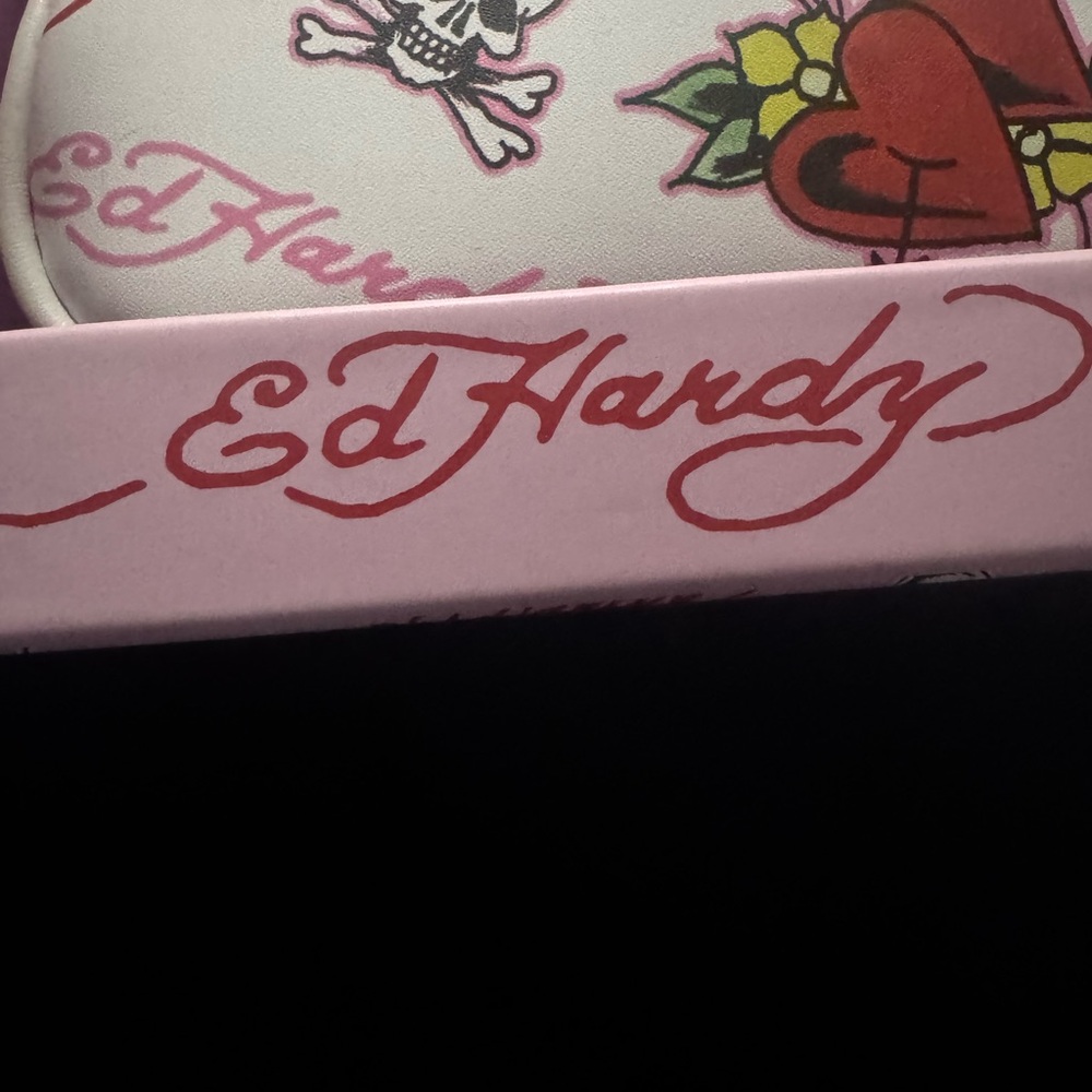 Ed Hardy White Tattoo Heart & Skull Baguette Bag - Picture 2 of 7